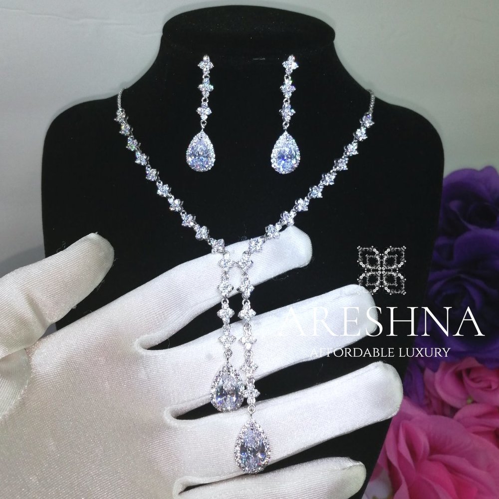 Luxury Lariat Diamond Bridal Jewelry Set Necklace and Earrings - Picture 7 of 10